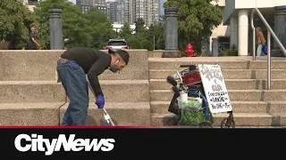 Yaletown comes together to help local street sweeper