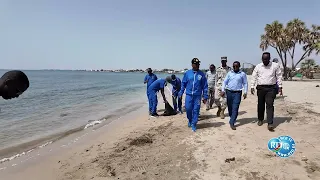 La plage Siesta rouvre au public après les opérations de dépollution aux hydrocarbures