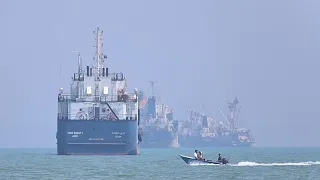 Trump reimposes US blockade and demands 20% Hormuz shipping fee