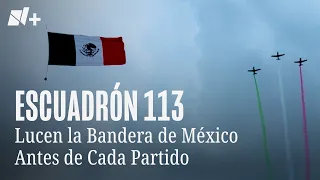 El Escuadrón que Luce la Bandera de México Antes de Cada Partido