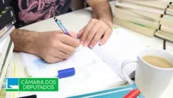Proposta prevê licença remunerada para qualificação de professores - 23/02/26 Proposta prevê licença remunerada para qualificação de professores - 23/02/26