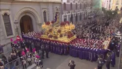 El Cristo de Medinaceli recorre Madrid en una multitudinaria procesión del Viernes Santo