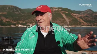 I vetmi peshk që kapi, peshkatari ja dhuron gazetarit