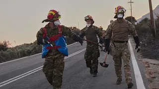 Wildfires rage on Crete and Paros – 6,000 tourists forced to flee