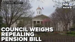 Муниципальный совет рассматривает вопрос об отмене пенсионного законопроекта после протестов по п...