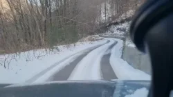 Dal santuario di Montevergine verso Pietrastornina strada innevata e ghiacciata padre Emmanuel Dal santuario di Montevergine verso Pietrastornina strada innevata e ghiacciata padre Emmanuel