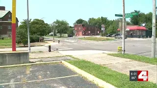 St. Louis police, federal agents shot at during traffic stop; suspects flee scene