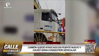Truck gets stuck in Puente Nuevo structure causing traffic congestion