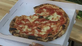 Ferragosto, a Bari i volontari donano 160 pizze ai senza tetto: regalo del pizzaiolo Enrico Porzio