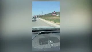 Aksident në aksin Elbasan-Peqin/ Kamionçina përplaset me autobusin, raportohet për dëme materiale