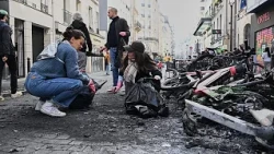 Paris'te yağmalanan dükkanlar, yanan bisikletler: Kentte yıkım