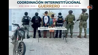 FGE Guerrero arrests two adults and one adolescent in Acapulco; seizes weapon and drugs