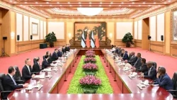 Chinese President discusses bilateral cooperation development with President of Botswana