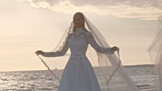 AV TABBI SUNSET FASHION SHOW