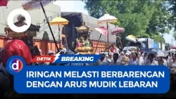 Momen Iring-iringan Melasti Bersamaan Arus Mudik Lebaran di Denpasar
