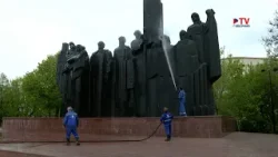 Памятники в центре Воронежа «принимают душ»