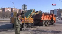 Коммунальщики Воронежа начали очистку тротуаров, дорог и обочин от пескосмеси и мусора
