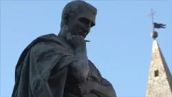 Saluto romano e bandiera nazista a scuola  Sospesa tutta la classe