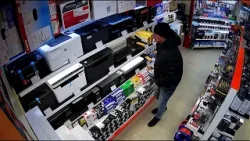 Сотрудники уголовного розыскараскрыли серию краж из магазинов во Владивостоке.