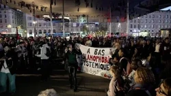 Франция: митинг против расизма заполняет Старый порт Марселя