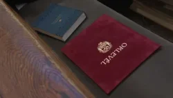 Tizenkét károlis pedagógushallgató vehette át diplomáját a Kecskeméti Református Templomban