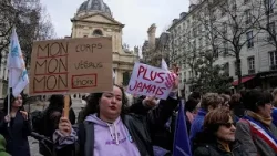 Аборт во Франции станет конституционным правом