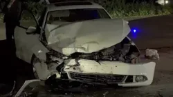 AKSIDENT NË FIER/ Përplasen "kokë më kokë" dy automjete, dërgohen shoferët e pasagjerët në Urgjencë