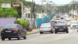 Министр Джирлин Джон призывает водителей соблюдать правила дорожного движения и обещает отремонти... Министр Джирлин Джон призывает водителей соблюдать правила дорожного движения и обещает отремонти...