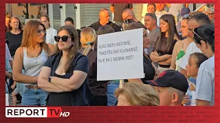 Protesta e dytë në Klos kundër shkrirjes së bashkisë, qytetarët kritikojnë Agron Malajn