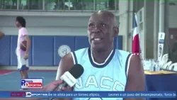 Tito Horford imparte clinica en el Club Naco