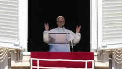 Папа римский призвал христиан непрестанно молиться о мире Папа римский призвал христиан непрестанно молиться о мире