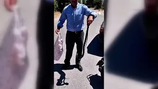Malatya’s "Snake Repellent" Village Head Caught Two Black Snakes