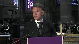 Emmanuel Macron rend hommage au sénateur François Patriat et à sa "fidélité" politique