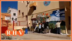 L'alumnat d'arts plàstiques del Parra ompli de color el pati del CEIP Blasco Ibáñez amb un mural L'alumnat d'arts plàstiques del Parra ompli de color el pati del CEIP Blasco Ibáñez amb un mural