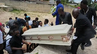 Haïti : Kenscoff rend hommage aux victimes d’une attaque meurtrière de gangs