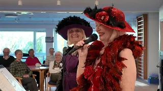 80 årige Lis Rytter er nok Danmarks ældste Stand up komiker