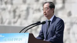 한총리 "4·19 정신 계승…국민의 소리 경청" / 연합뉴스TV (YonhapnewsTV)