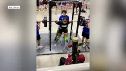 Алия Тоттен из школы China Spring завоевала серебряную медаль на чемпионате штата по пауэрлифтингу.