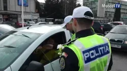 jurnal MUSCEL TV 02 03 2026 ȘOFERIȚELE AU FOST OPRITE ÎN TRAFIC.ÎN LOC DE SANCȚIUNI: AU PRIMIT FLORI jurnal MUSCEL TV 02 03 2026 ȘOFERIȚELE AU FOST OPRITE ÎN TRAFIC.ÎN LOC DE SANCȚIUNI: AU PRIMIT FLORI