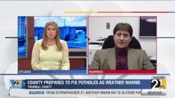 Власти округа готовятся к ремонту выбоин на дорогах в связи с потеплением погоды.