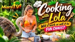 Can Lola the Ostrich Become A Good Sous Chef? 🦩🍬