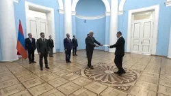 Նախագահ Վահագն Խաչատուրյանին իր հավատարմագրերն է հանձնել Հայաստանում Լաոսի նորանշանակ դեսպանը Նախագահ Վահագն Խաչատուրյանին իր հավատարմագրերն է հանձնել Հայաստանում Լաոսի նորանշանակ դեսպանը