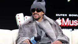 Группа Bad Bunny's PLAYS COY рассказывает о специальных гостях в перерыве Супербоула LX (ПОЛНОЕ И...