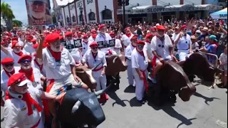Двойники Хемингуэя собрались на ежегодный фестиваль