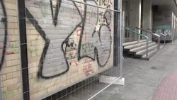 Bari, grate in via Crisanzio: Uniba chiude ripari dei clochard. "Misura provvisoria, serve dignità" Bari, grate in via Crisanzio: Uniba chiude ripari dei clochard. "Misura provvisoria, serve dignità"