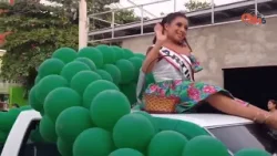 Envajadoras del café desfilan por las calles de Atoyac