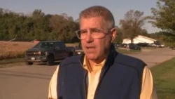 Darren Bailey joins striking workers in Alton