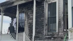 Пожар повредил исторический дом Кэмрон-Стэнфорд в Окленде.