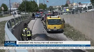 Një person ka humbur jetën, ndërsa një tjetër është lënduar pas përplasjes së dy veturave