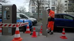 Automobile : comment aider les Parisiens à passer à l'électrique ? Automobile : comment aider les Parisiens à passer à l'électrique ?